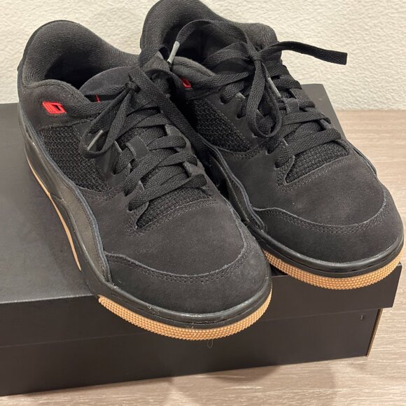 JORDAN FLIGHT COURT (GS) BLACK/VARSITY RED NOIR/VARSITY ROUGE  Like new! Worn on - Picture 2 of 6